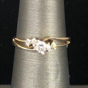 Ladies size 5 Gold ring 10kt